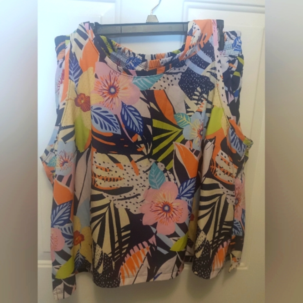 Old Navy set of swim top and shorts.